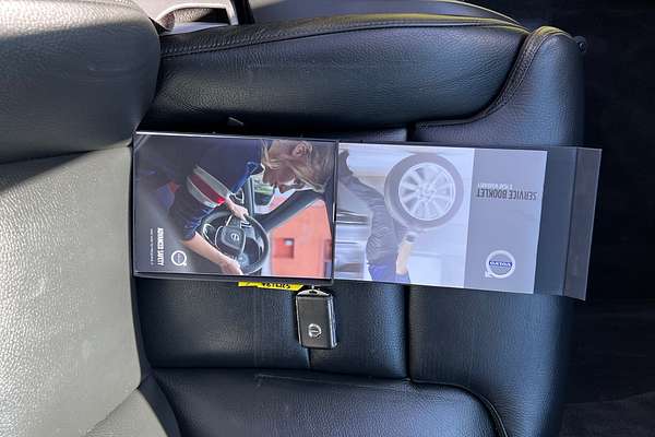 2021 Volvo XC60 D4 Inscription