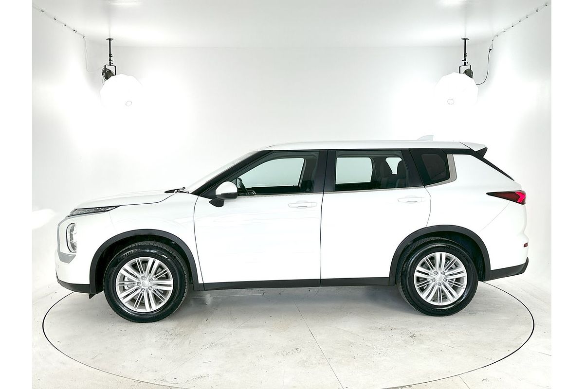 2024 Mitsubishi Outlander ES ZM