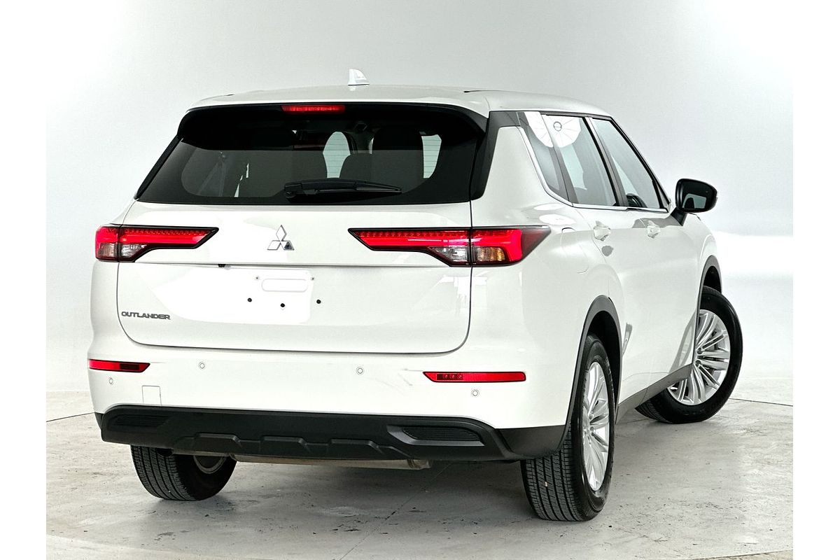 2024 Mitsubishi Outlander ES ZM
