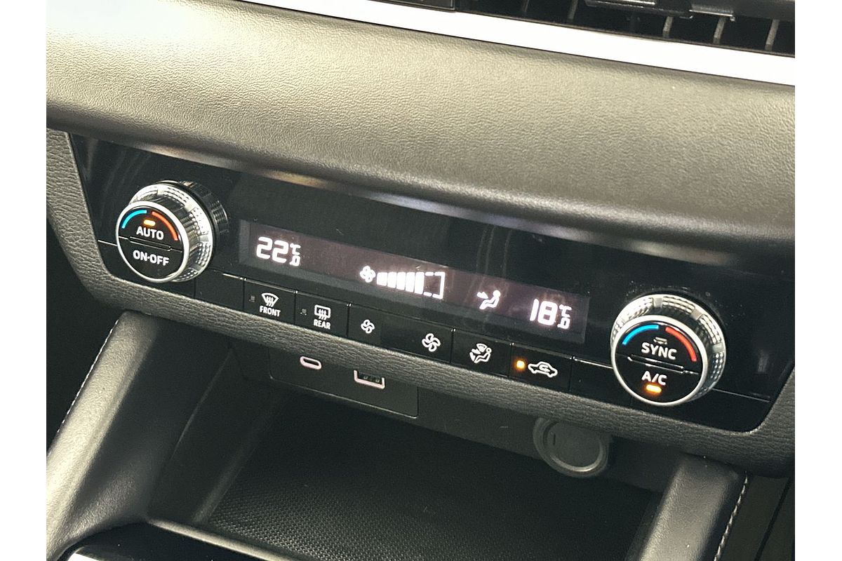 2024 Mitsubishi Outlander ES ZM