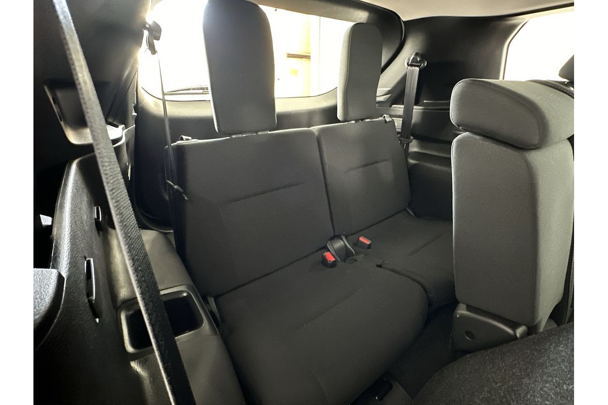 2024 Mitsubishi Outlander ES ZM
