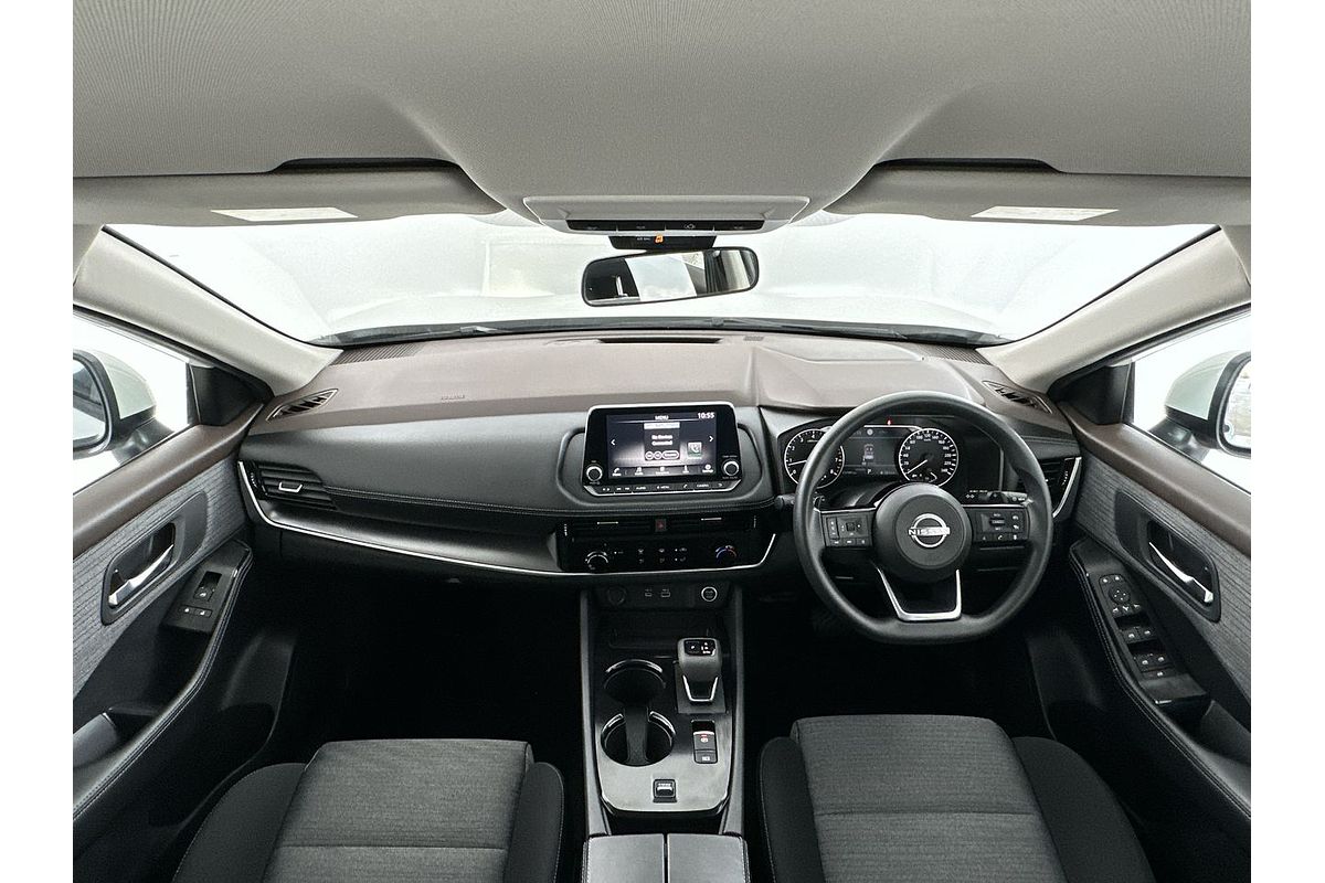 2024 Nissan X-TRAIL ST T33