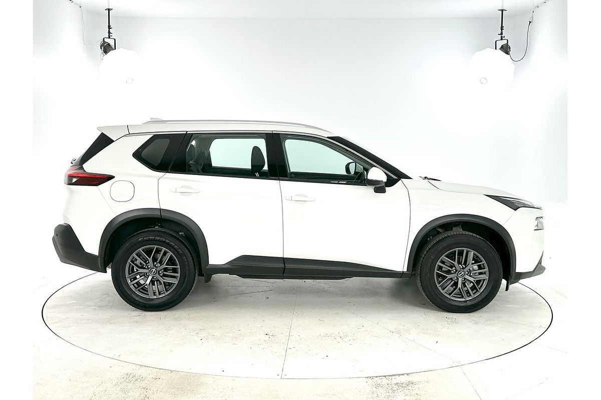 2024 Nissan X-TRAIL ST T33