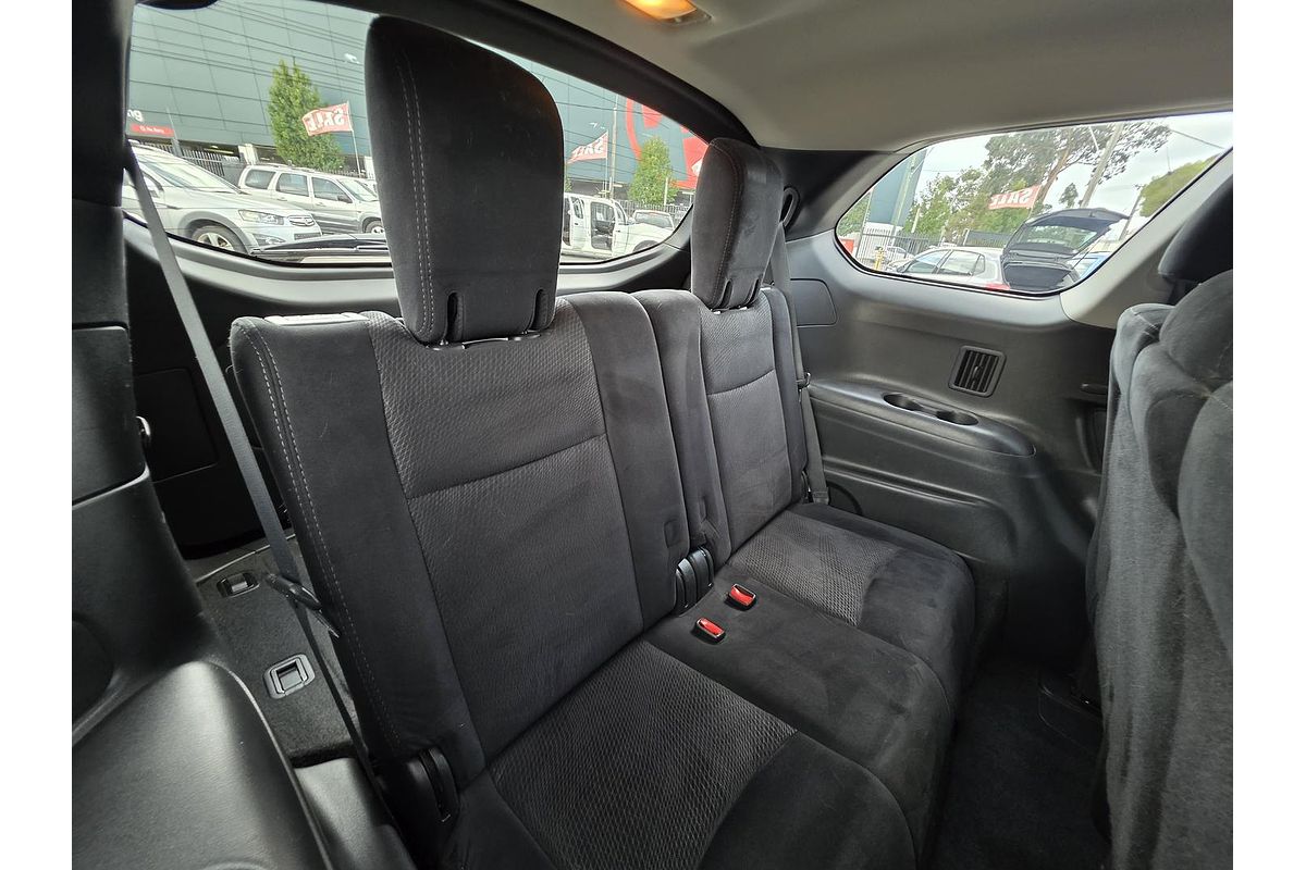 2015 Nissan Pathfinder ST R52
