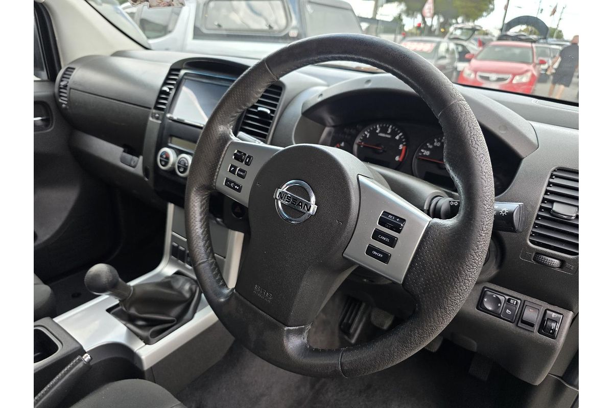 2015 Nissan Pathfinder ST R52