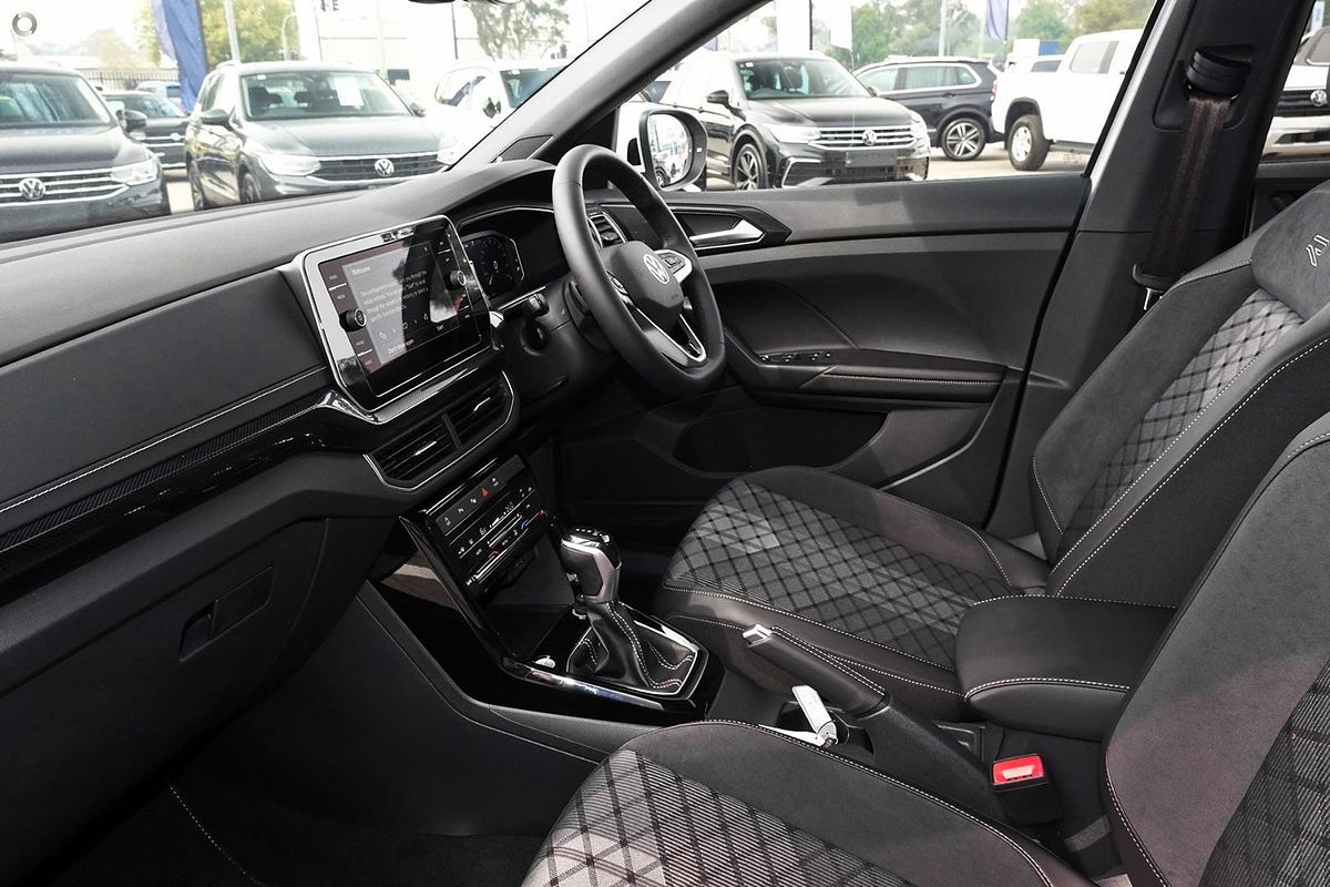 2024 Volkswagen T-Cross 85TSI R-Line D31