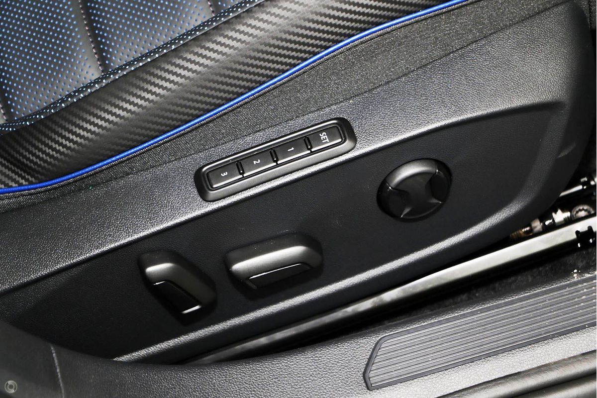 2024 Volkswagen Golf R 8