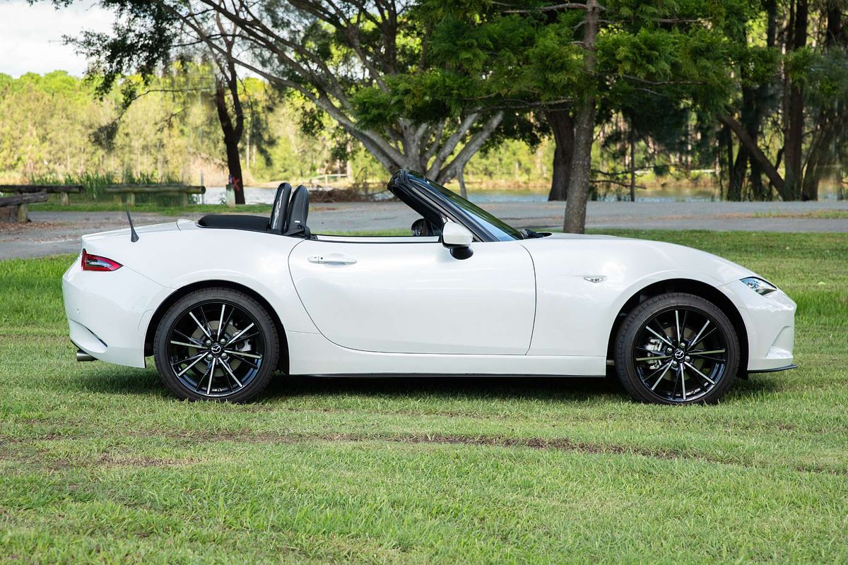 2024 Mazda MX-5 G20 GT ND
