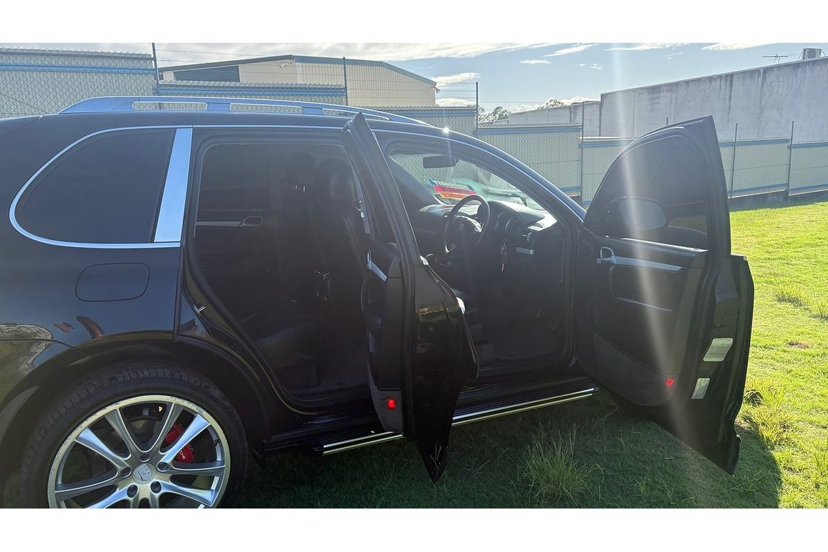 2004 Porsche Cayenne S