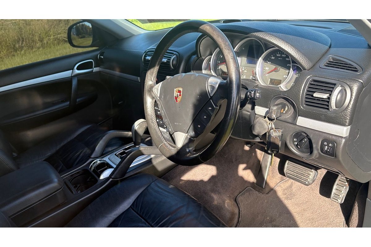 2004 Porsche Cayenne S