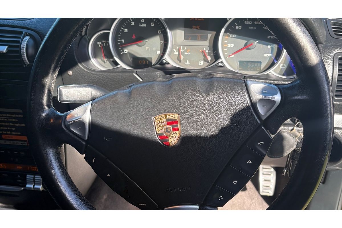 2004 Porsche Cayenne S