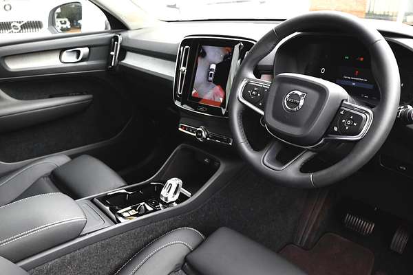 2024 Volvo XC40 Ultra B4 Bright