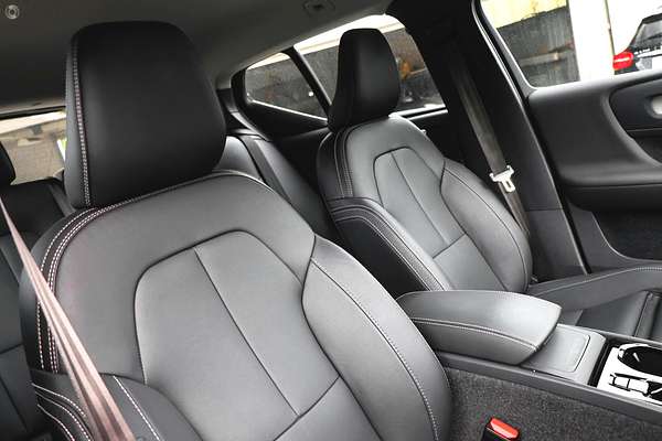 2024 Volvo XC40 Ultra B4 Bright