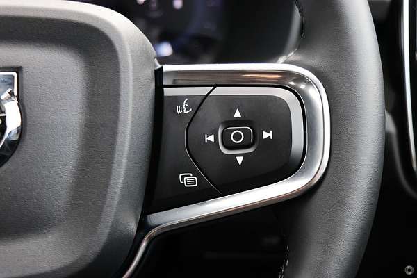 2024 Volvo XC40 Ultra B4 Bright