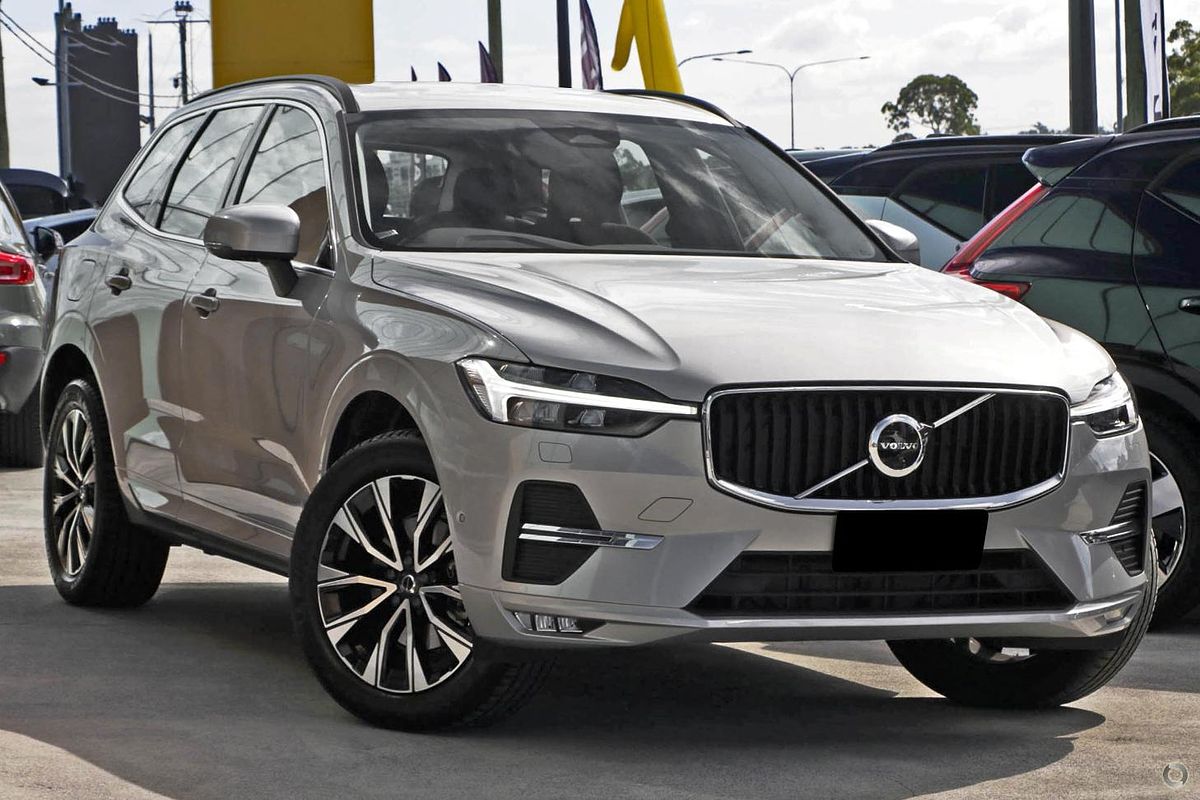 2024 Volvo XC60 Plus B5