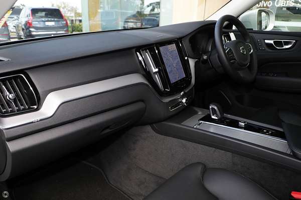 2024 Volvo XC60 Plus B5