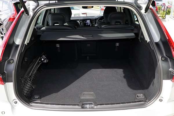 2024 Volvo XC60 Plus B5
