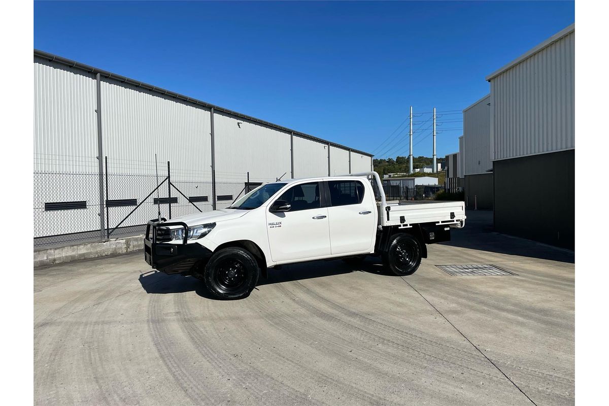 2017 Toyota HILUX SR (4x4) GUN126R
