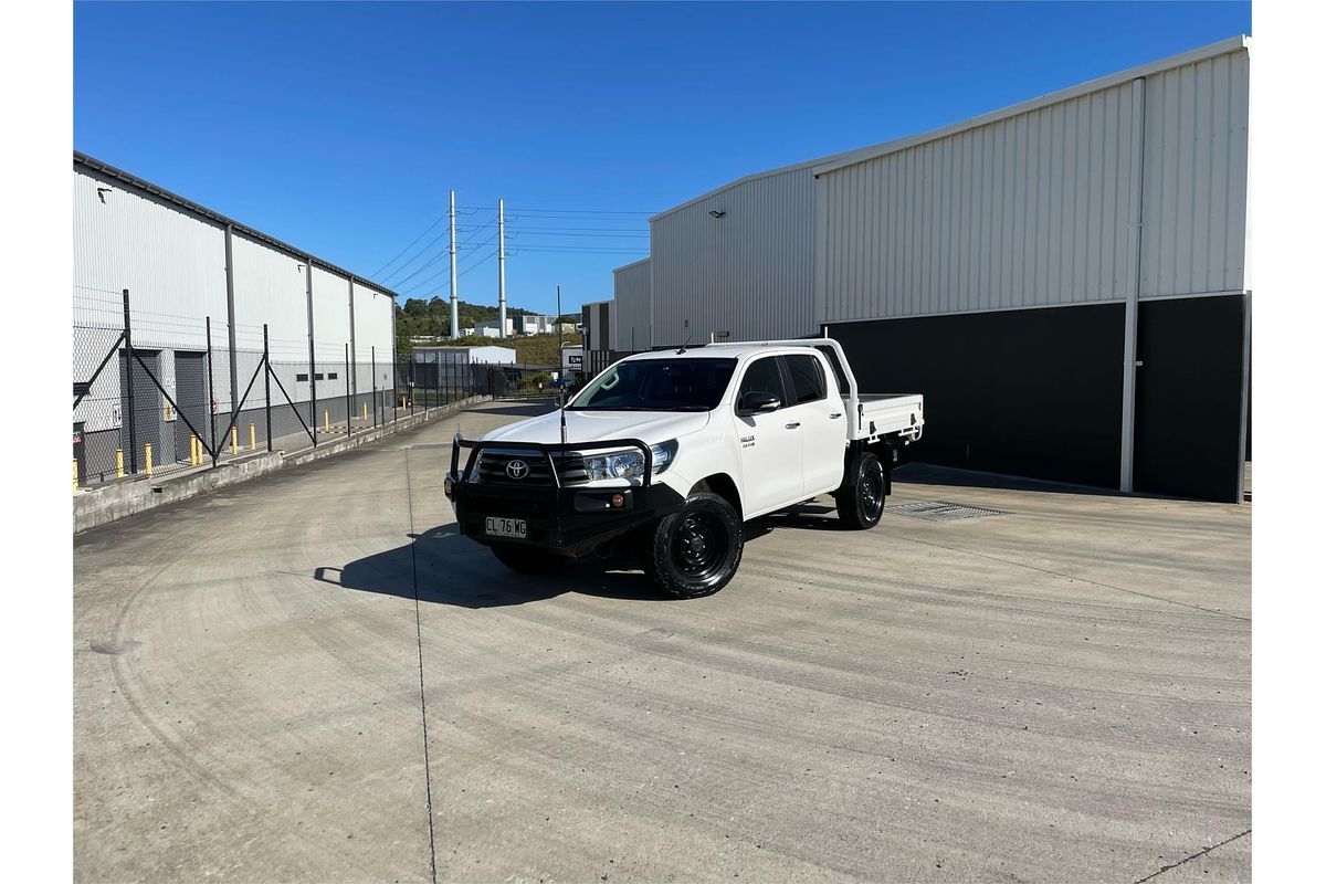 2017 Toyota HILUX SR (4x4) GUN126R