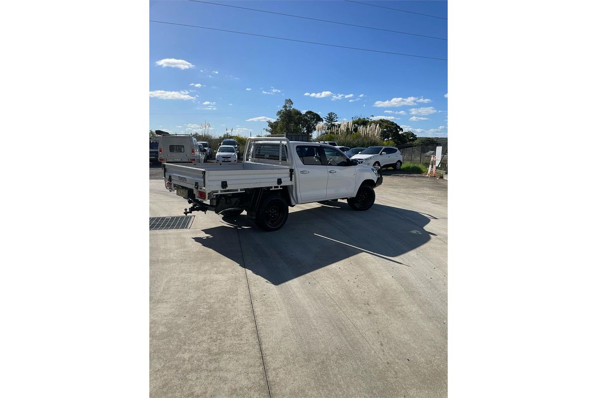 2017 Toyota HILUX SR (4x4) GUN126R