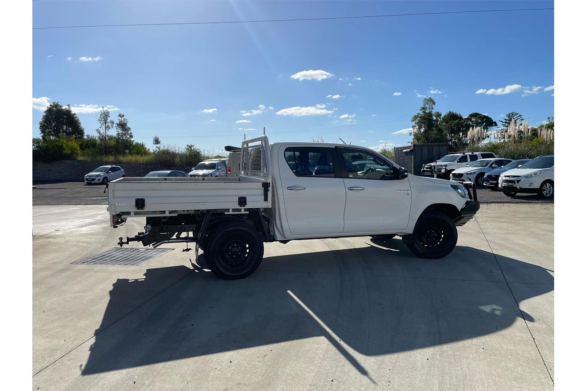 2017 Toyota HILUX SR (4x4) GUN126R