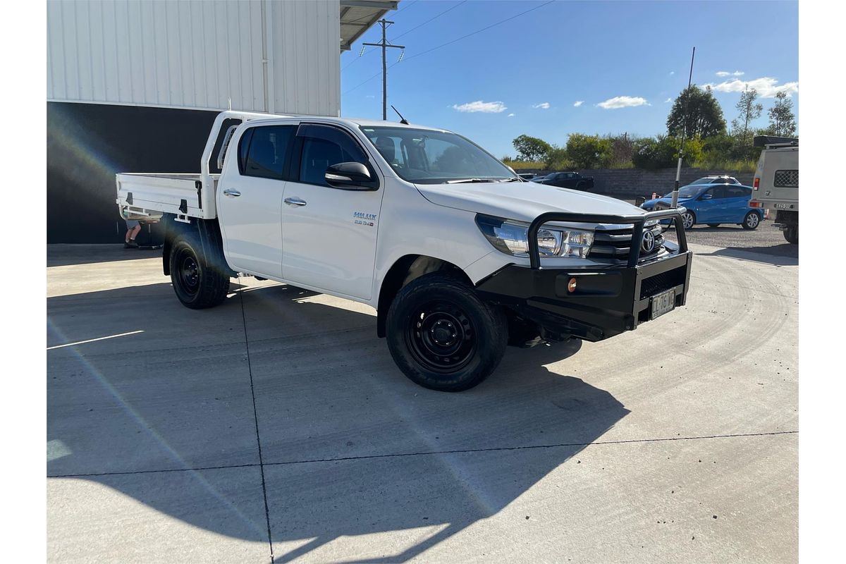 2017 Toyota HILUX SR (4x4) GUN126R