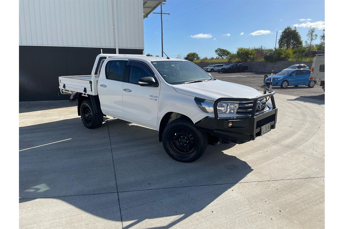 2017 Toyota HILUX SR (4x4) GUN126R
