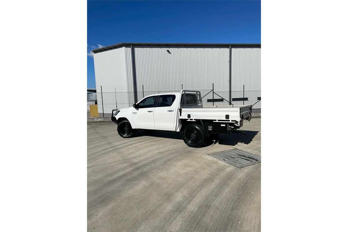 2017 Toyota HILUX SR (4x4) GUN126R