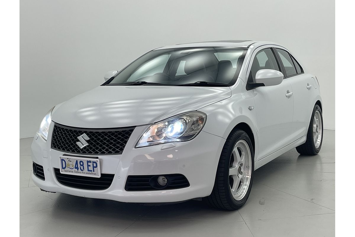 2011 SUZUKI KIZASHI PRESTIGE CONTINUOUS VARIABLE 4D SEDAN 4CYL 