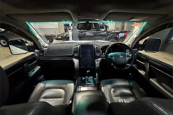 2010 Toyota Landcruiser Sahara VDJ200R