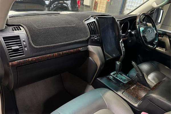 2010 Toyota Landcruiser Sahara VDJ200R