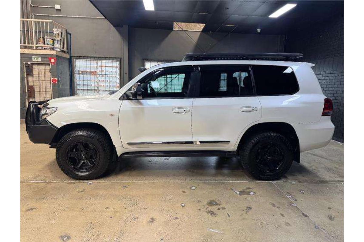 2010 Toyota Landcruiser Sahara VDJ200R