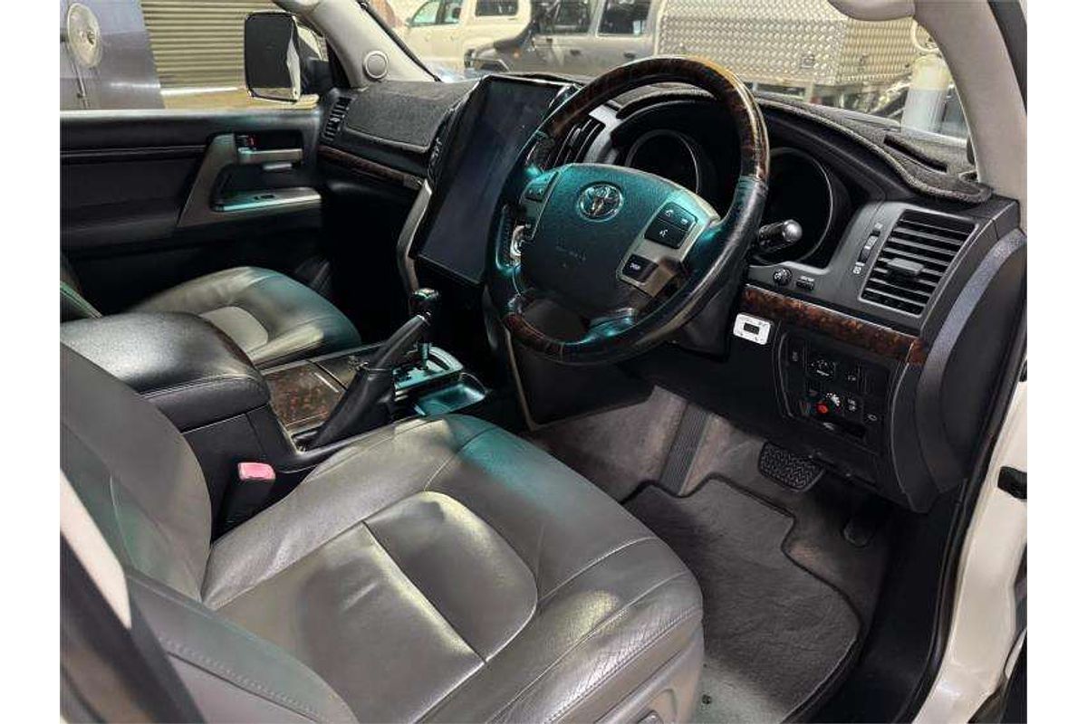 2010 Toyota Landcruiser Sahara VDJ200R