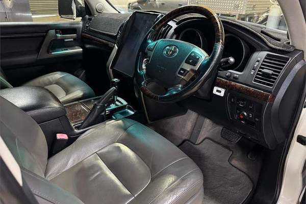 2010 Toyota Landcruiser Sahara VDJ200R
