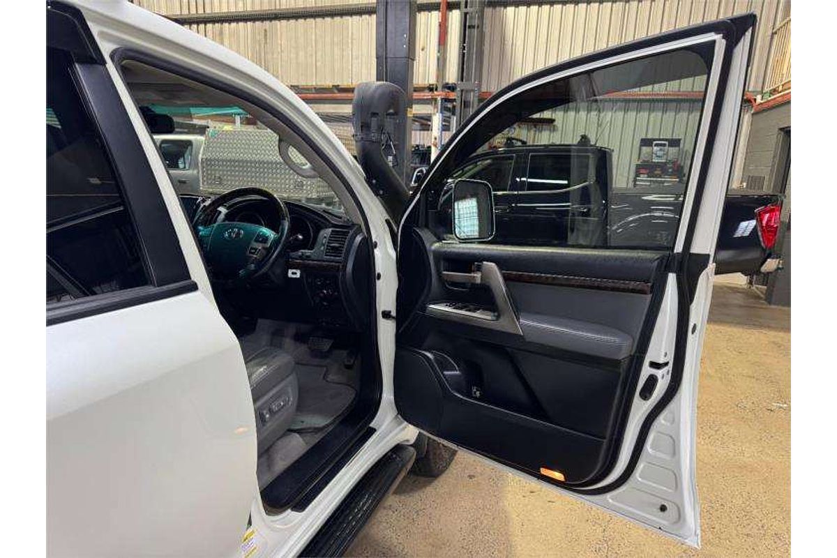 2010 Toyota Landcruiser Sahara VDJ200R