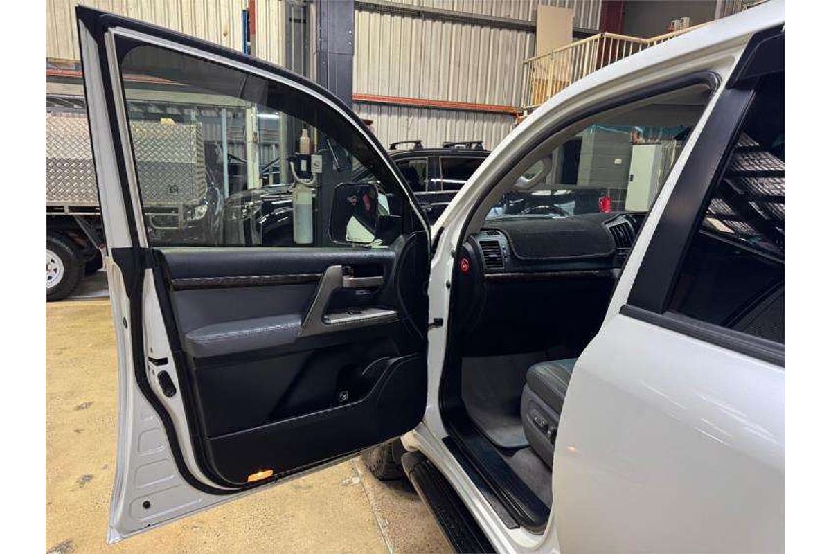 2010 Toyota Landcruiser Sahara VDJ200R