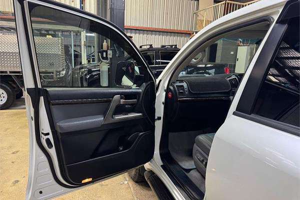 2010 Toyota Landcruiser Sahara VDJ200R