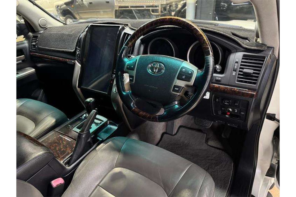 2010 Toyota Landcruiser Sahara VDJ200R