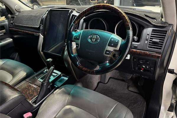 2010 Toyota Landcruiser Sahara VDJ200R