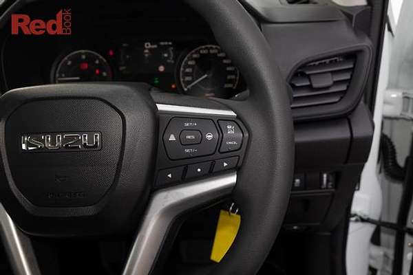 2025 Isuzu D-MAX SX 4X4