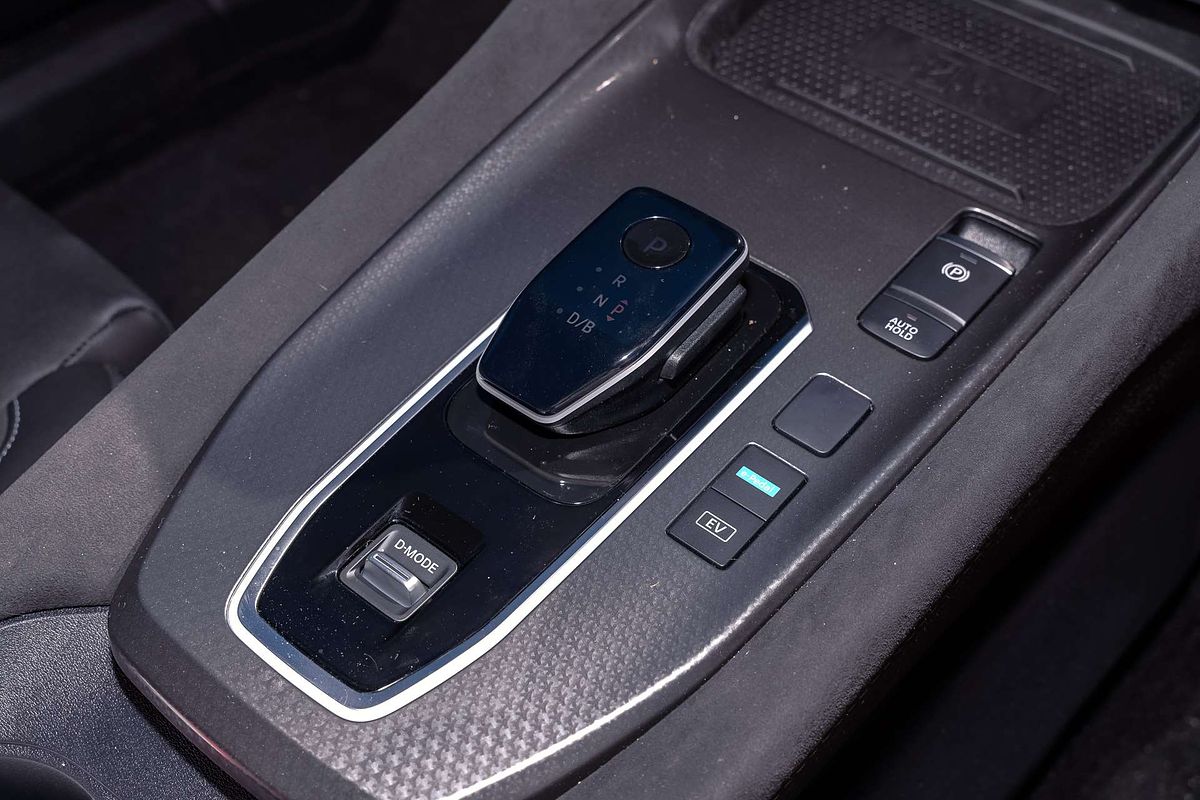 2025 Nissan QASHQAI N-DESIGN e-POWER J12