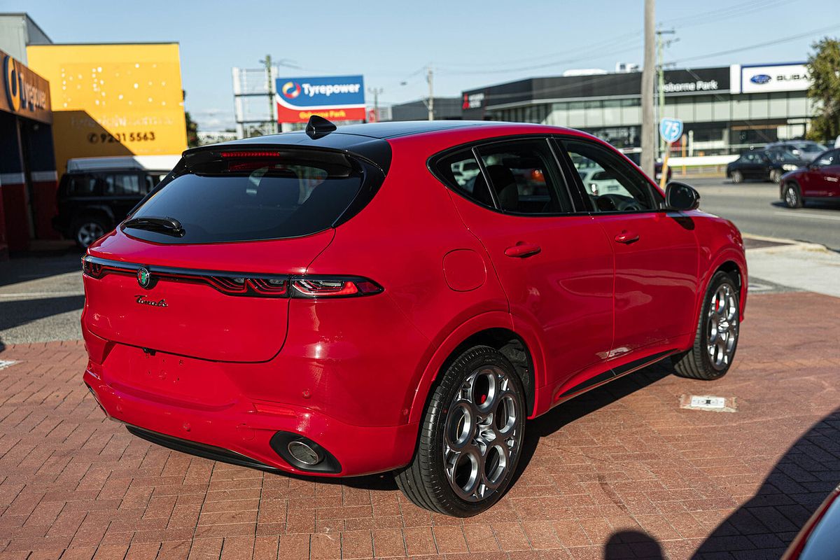 2024 Alfa Romeo Tonale Tributo Italiano Plug-In Hybrid Series 1