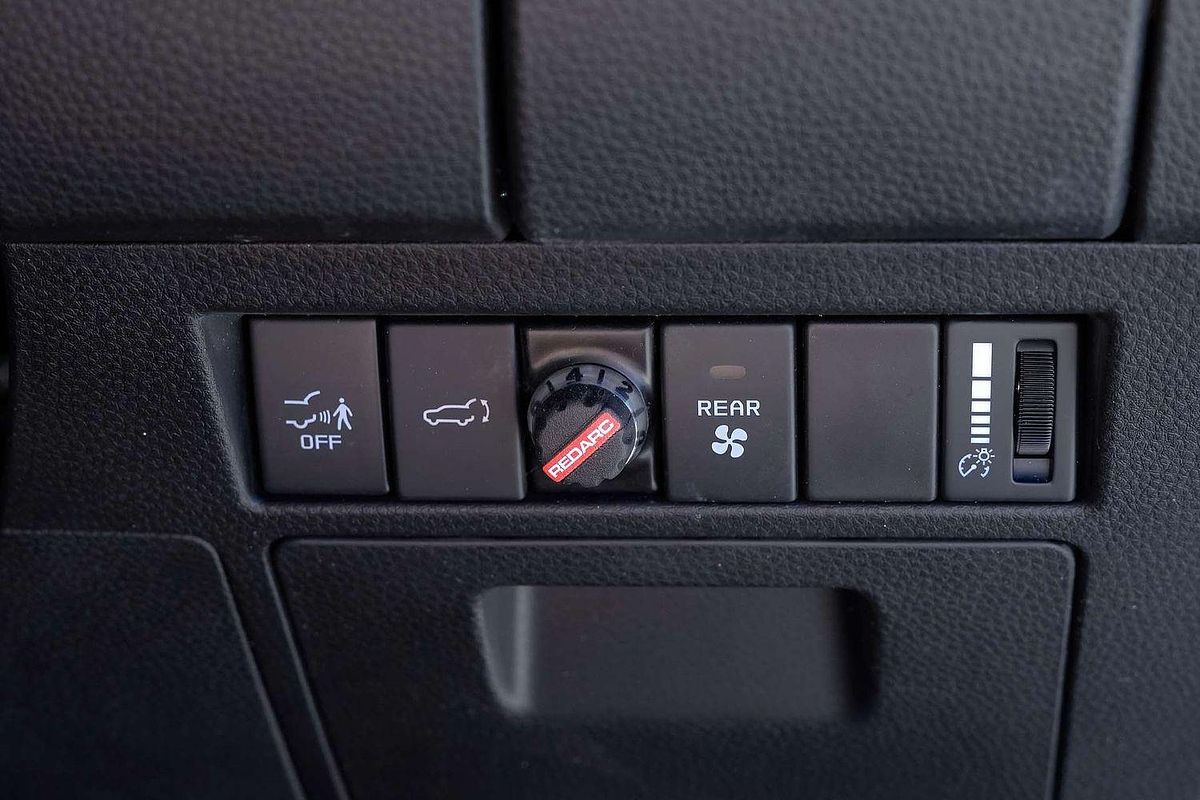 2023 Isuzu MU-X LS-U