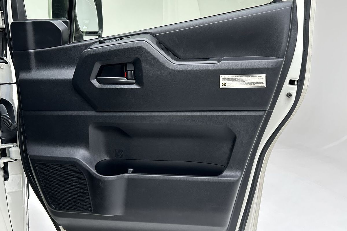 2022 Toyota Hiace Commuter GDH322R