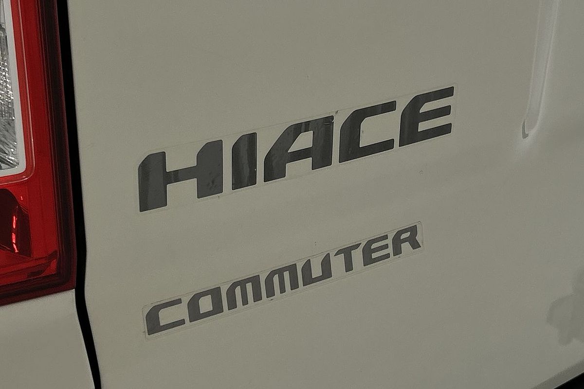 2022 Toyota Hiace Commuter GDH322R