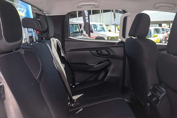 2025 Isuzu D-MAX SX 4X4