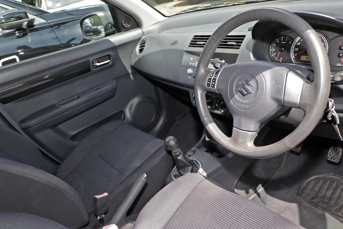 2007 Suzuki Swift S RS415