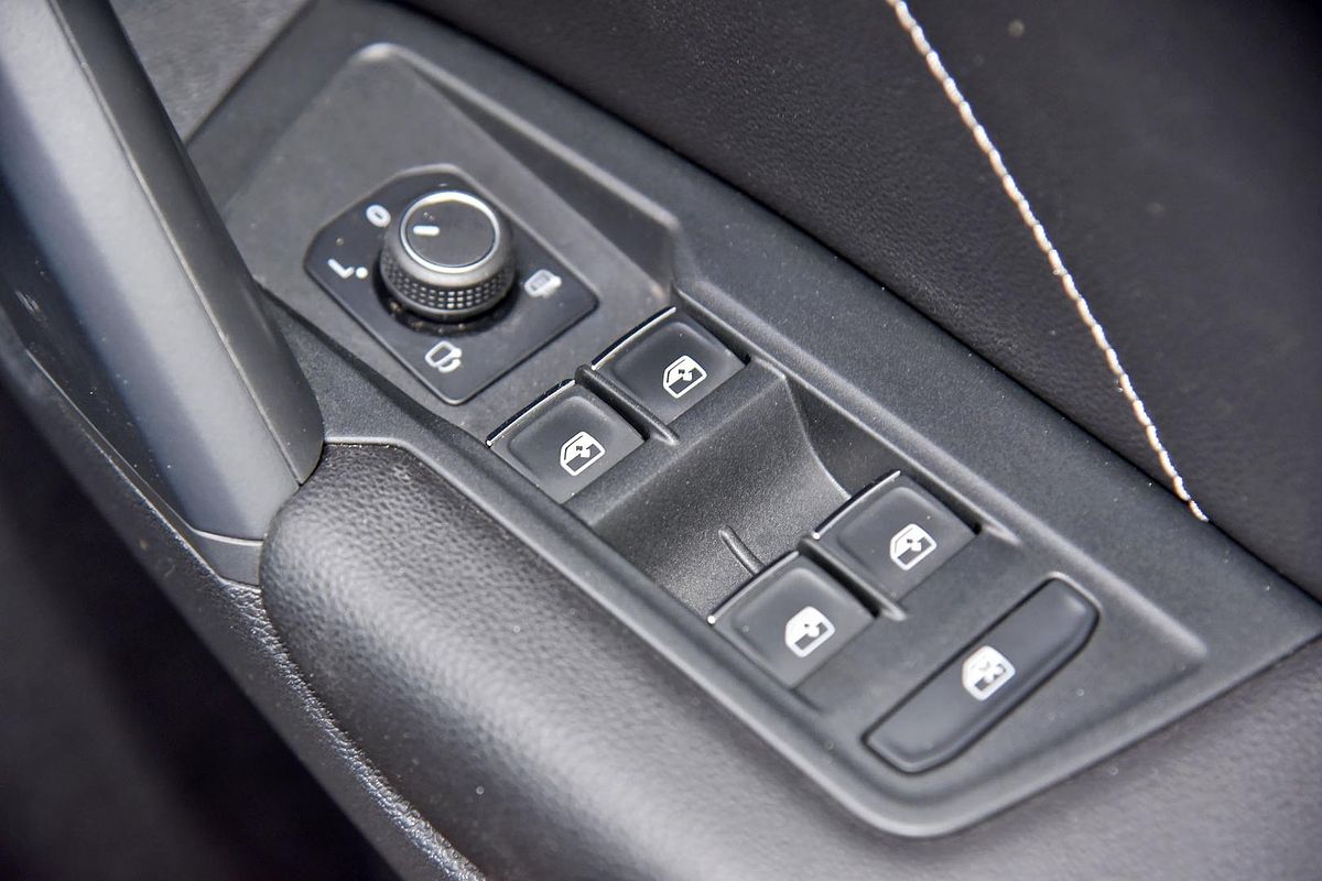 2021 Volkswagen Tiguan 162TSI R-Line 5N