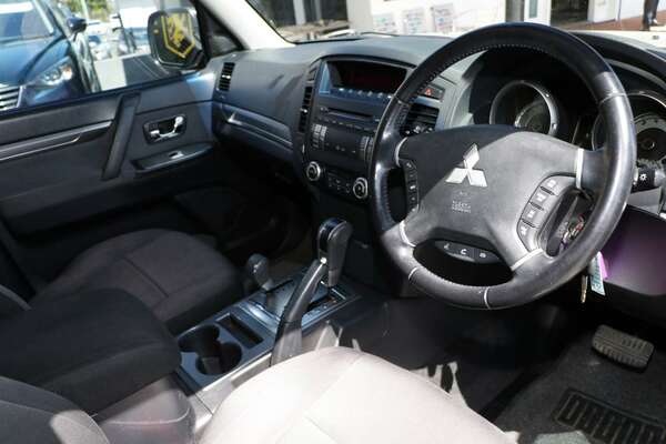 2011 Mitsubishi Pajero GLS NT