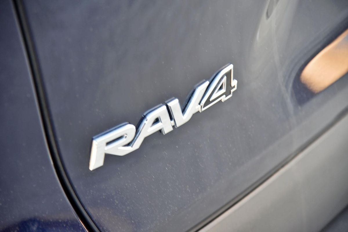 2022 Toyota RAV4 Cruiser AXAH52R